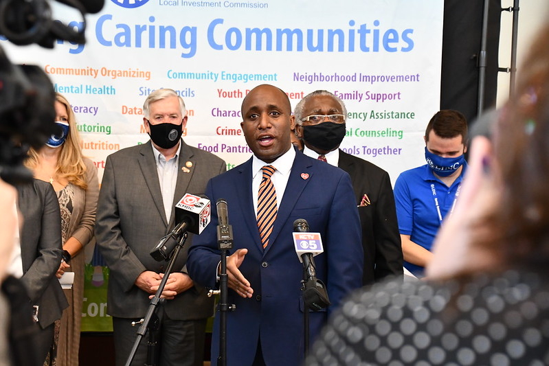 Kansas City Mayor Quinton Lucas speaks at a vaccine clinic