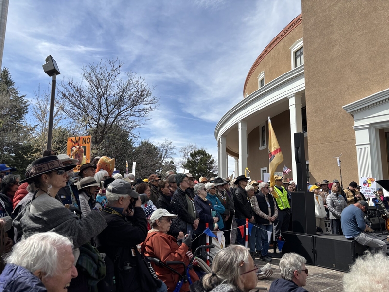 Thousands rally in Albuquerque, Santa Fe for No Kings anti-Trump protest