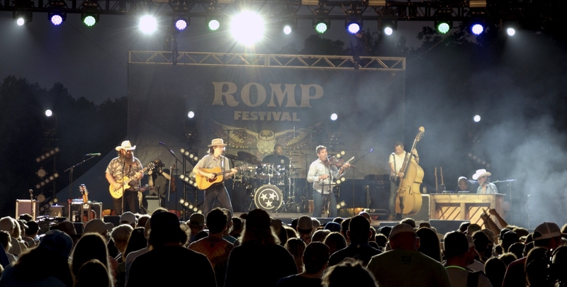 Old Crow Medicine Show performing in Owensboro, Kentucky. (Courtesy of Louder than Guns)