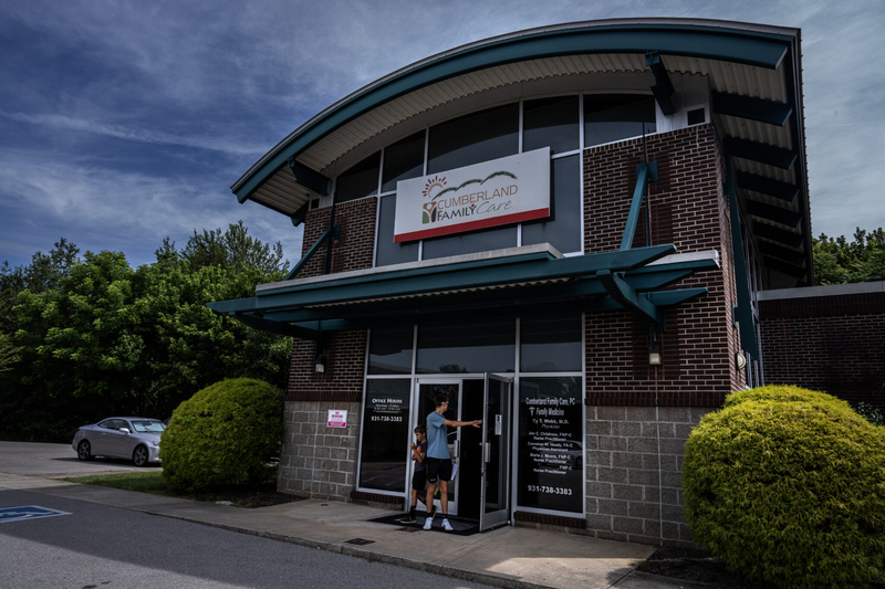 Rural Tennessee needs family doctors. Can $200,000 lure them to the state’s small towns?