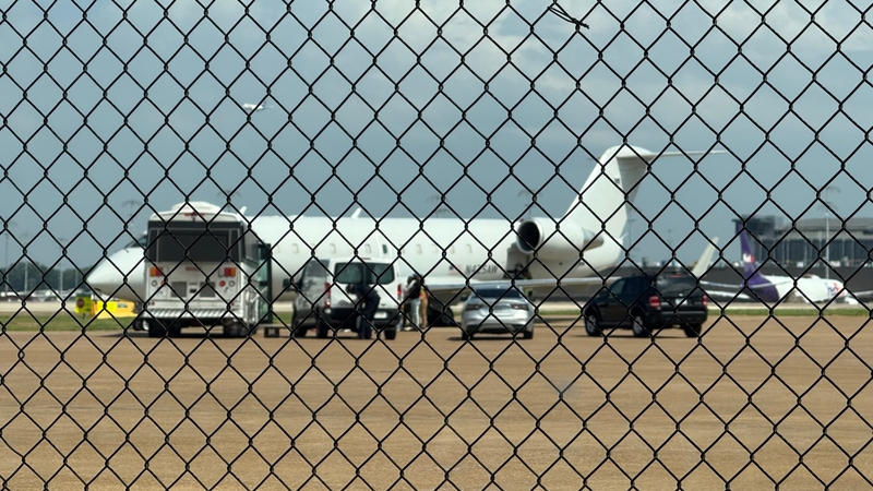 ‘The Bird-Watchers’ of Memphis: tracking ICE flights and documenting detainees In shackles