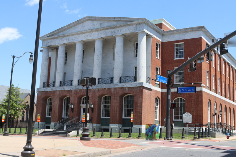Judge weighs future of Confederate-linked school names in Shenandoah County