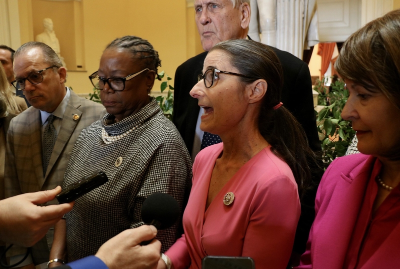 Virginia lawmakers send reproductive rights amendment toward November vote