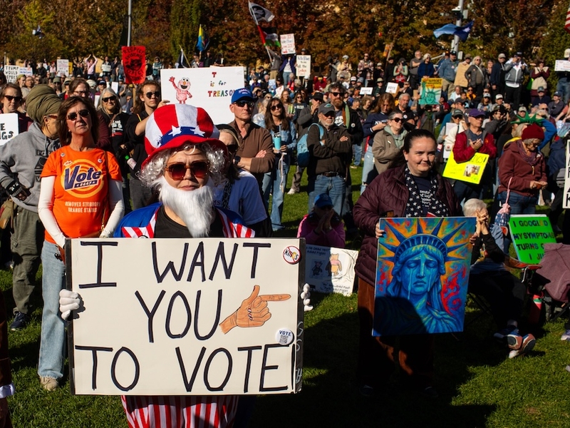 Thousands gather in downtown Minneapolis, Minnesota, for the national No Kings rally to encourage midterm voting on Saturday, Oct. 17, 2026. (Photo by Nicole Neri/Minnesota Reformer)