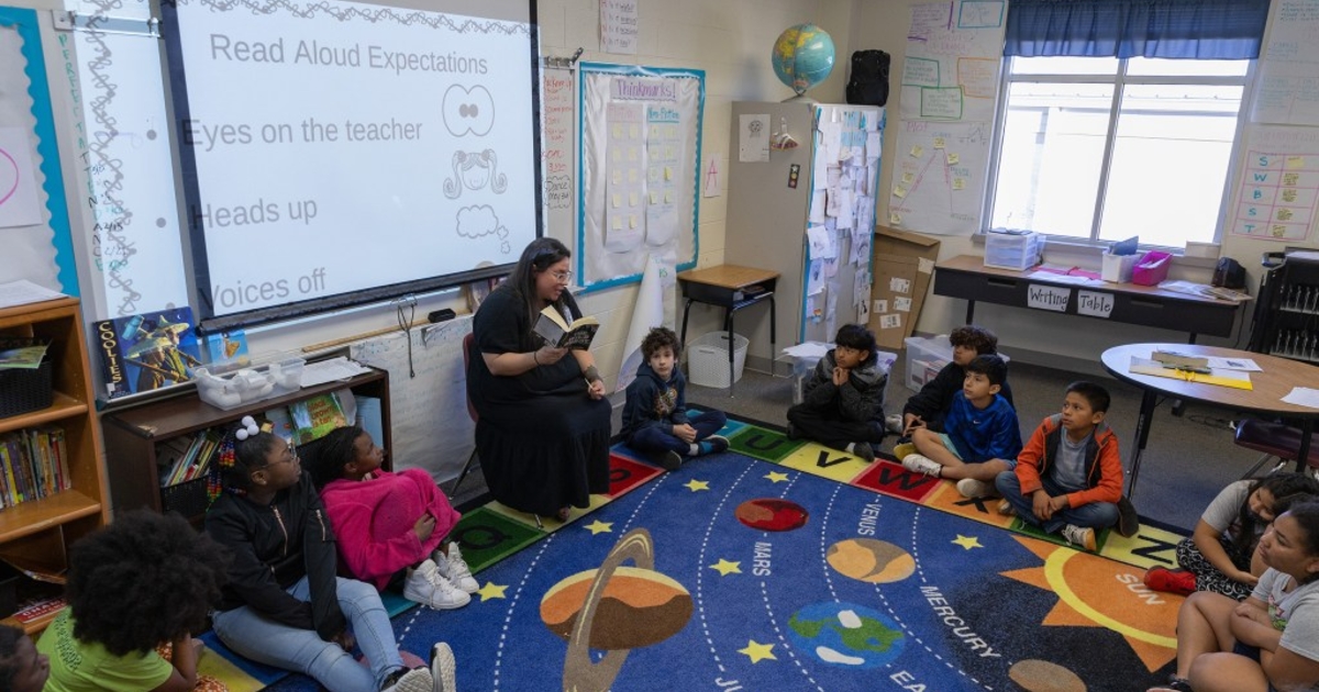 Texas families can now apply for private school vouchers. Here’s what ...