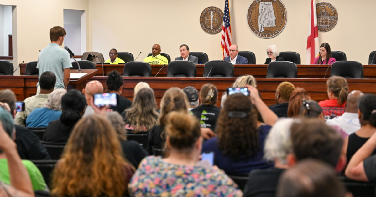 Formerly incarcerated people, family members describe Alabama prison violence