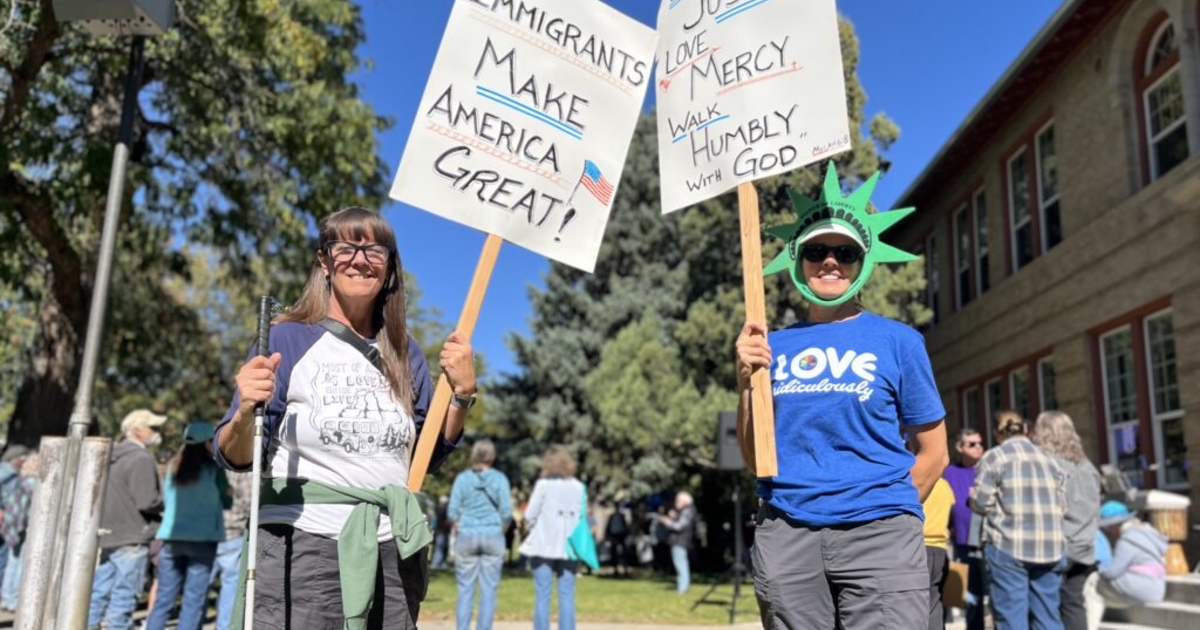 No Kings event in Grand Junction emphasizes early voting, nonpartisan ...