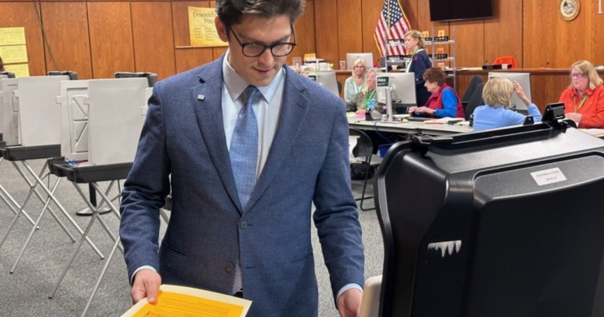 Democrats outnumber Republicans in first day of early voting in CT ...