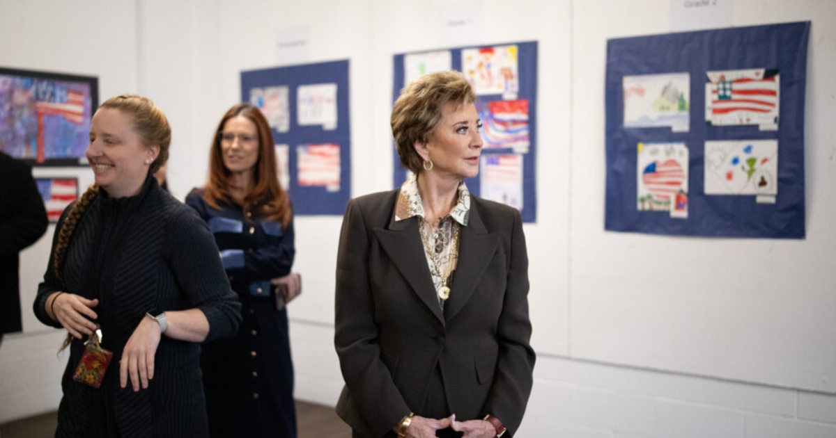 US Education secretary promotes returning school autonomy to states ...