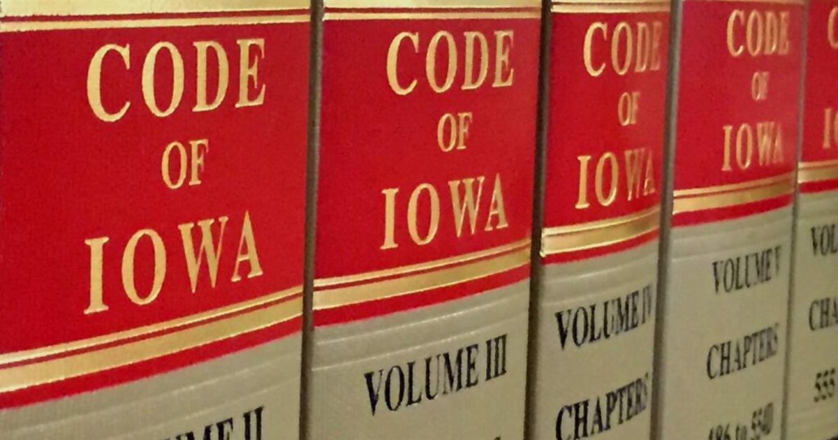 Iowa lawyer who violated no-contact order agrees to license suspension ...