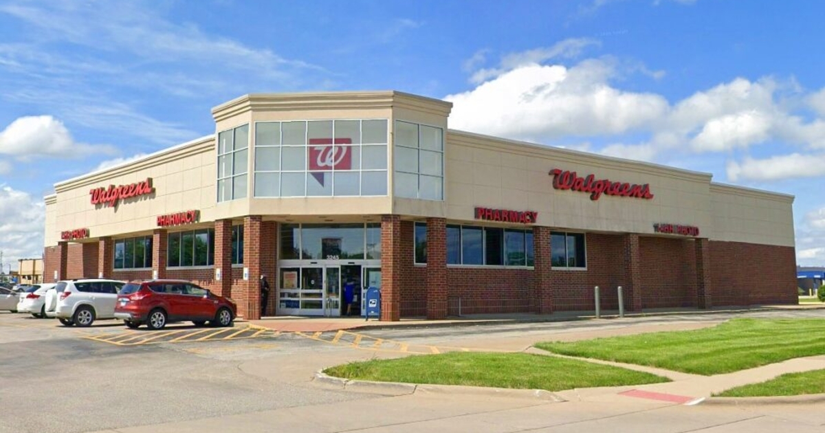 2 Walgreens stores fined for negligence related to temporary closures