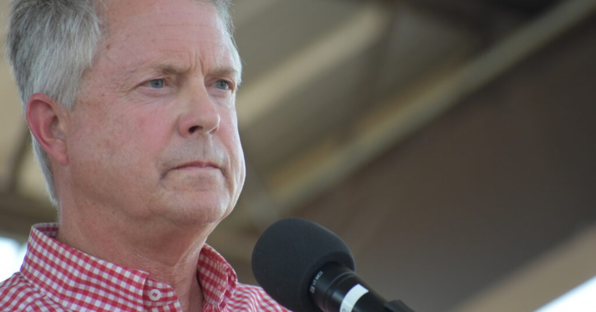 Roger Marshall alleges defamation in new ad about former Kansas patient ...